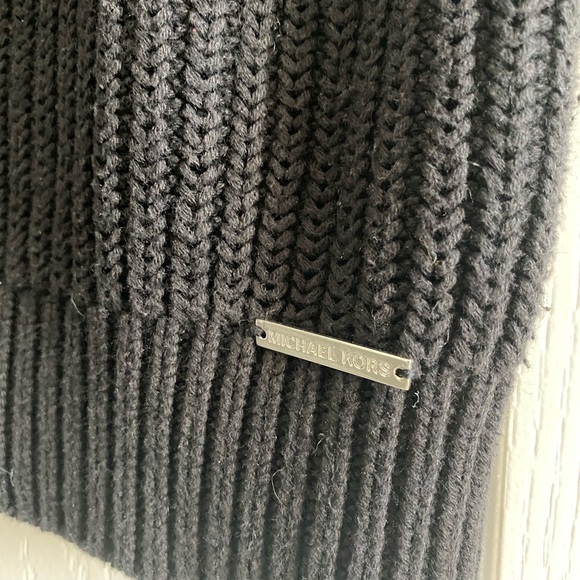 Michael Kors Sleeveless Turtleneck Sweater - Picture 5 of 7